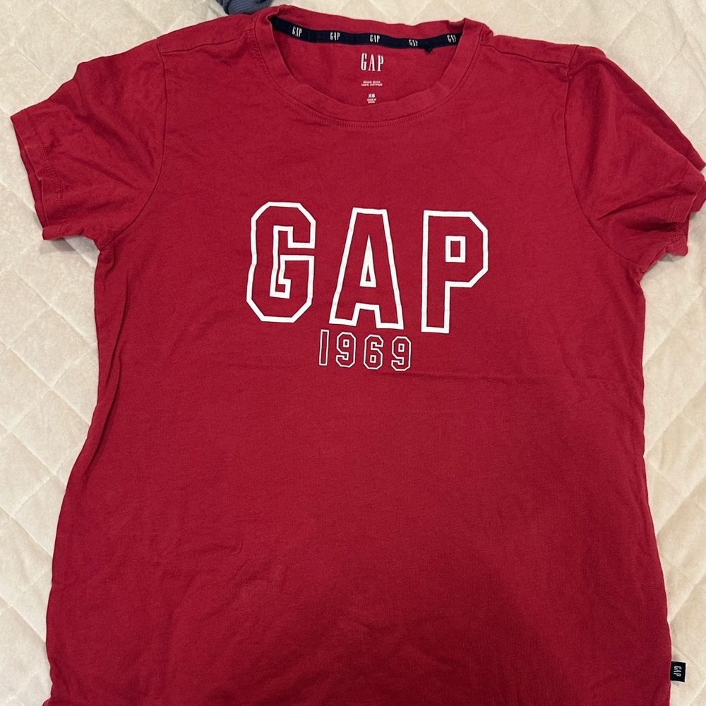 GAP Women's Classic Red Tee